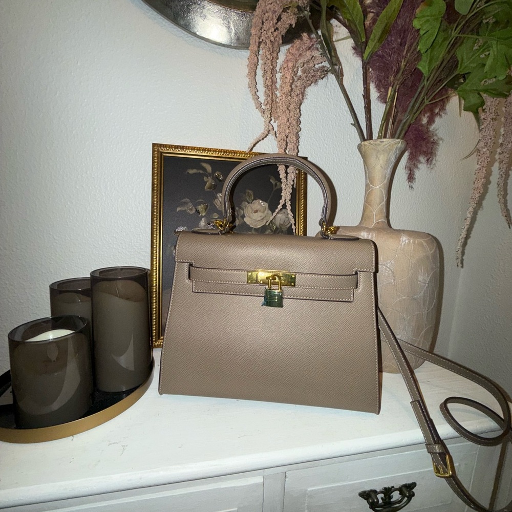 Elegant Brown Leather Handbag